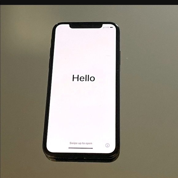 iPhone X - Picture 2 of 3